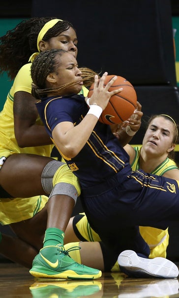 Hot-shooting Ducks roll to 105-55 rout of California